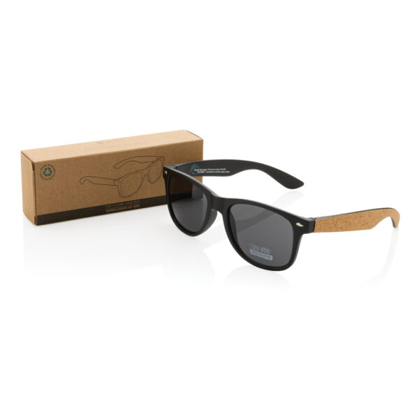 Sonnenbrille aus GRS recyceltem PC-Kunststoff mit Kork – Bild 7