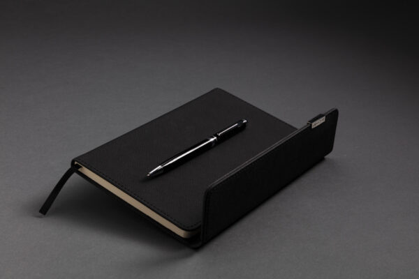 Swiss Peak Deluxe A5 Notizbuch mit Stift – Bild 9
